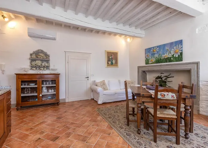 Apartment Tina's House